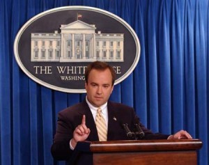 Scott McClennan at a White House press briefing. Image courtesy of the White House.